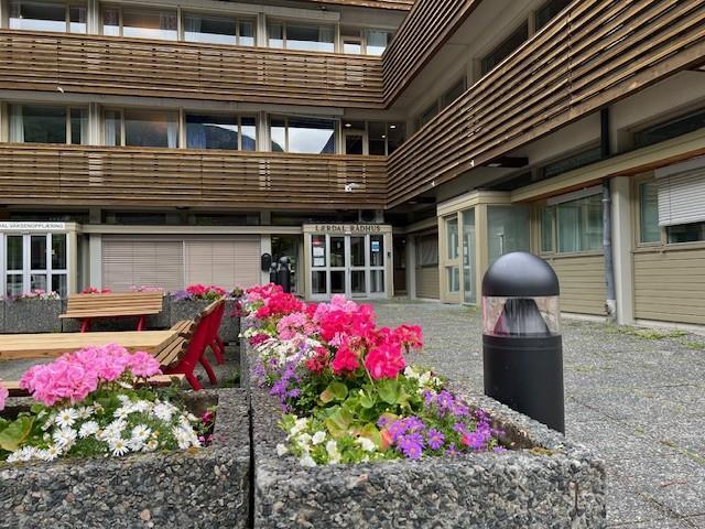 Endring i opningstider ved Lærdal rådhus i sommar - Lærdal kommune