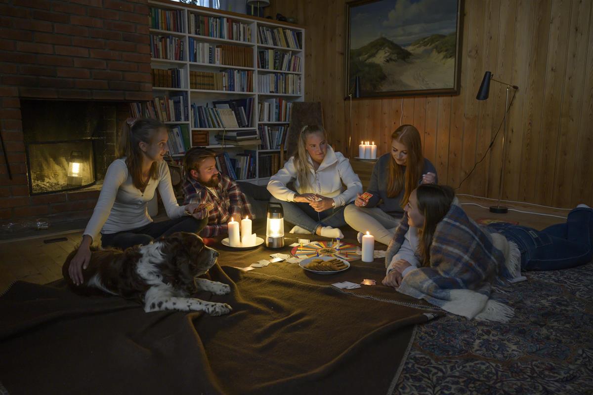 Ved langvarig straumbrot kan det visa seg viktig å ha eigenberedskapen i orden - Klikk for stort bilete